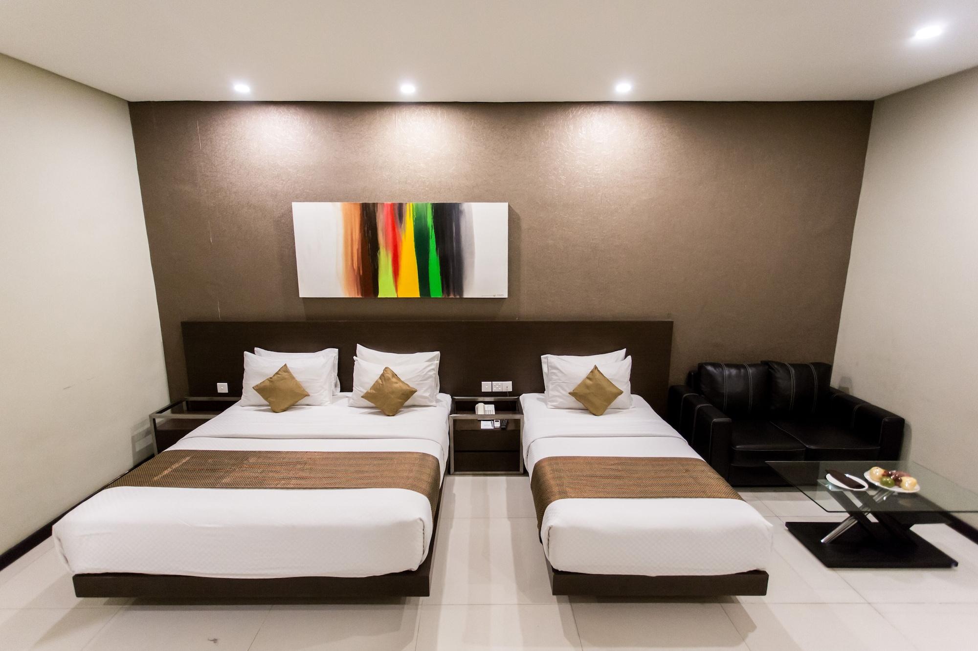 Savana Hotel & Convention Malang Exterior photo