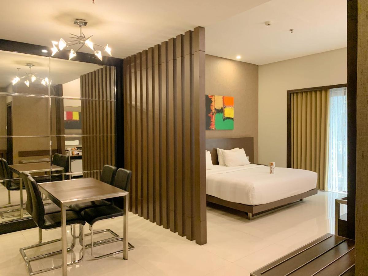 Savana Hotel & Convention Malang Exterior photo