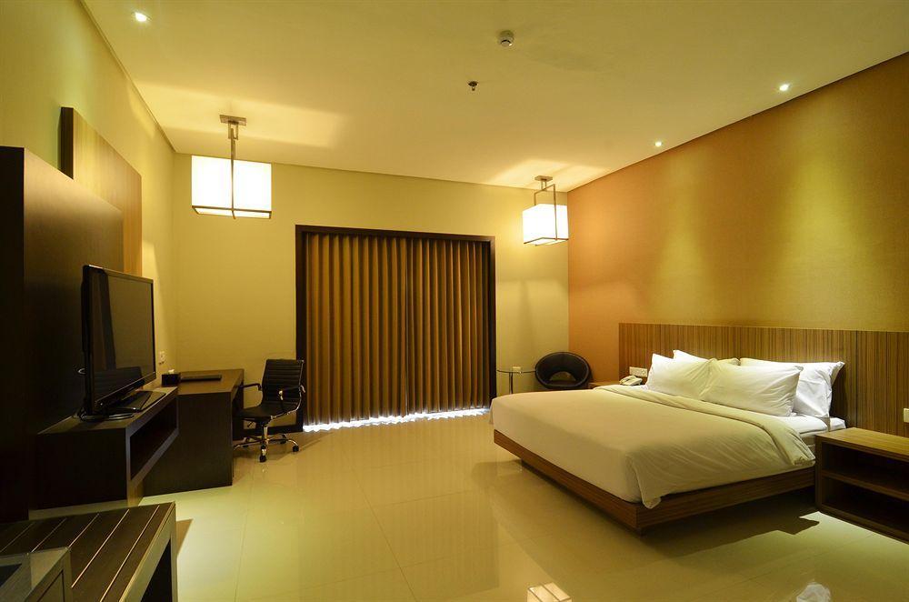 Savana Hotel & Convention Malang Exterior photo