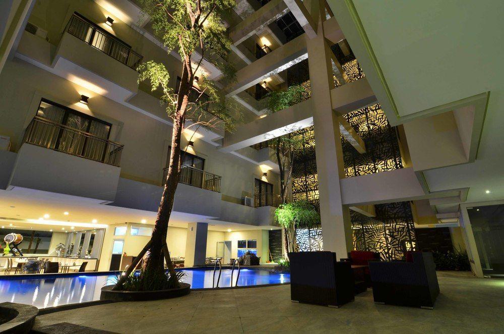 Savana Hotel & Convention Malang Exterior photo