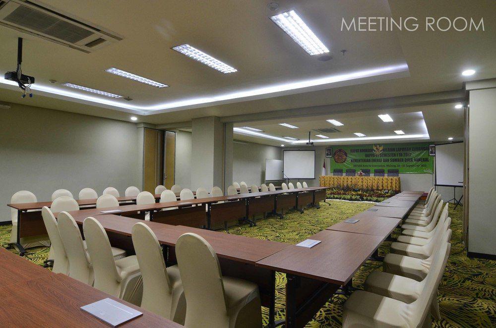 Savana Hotel & Convention Malang Exterior photo