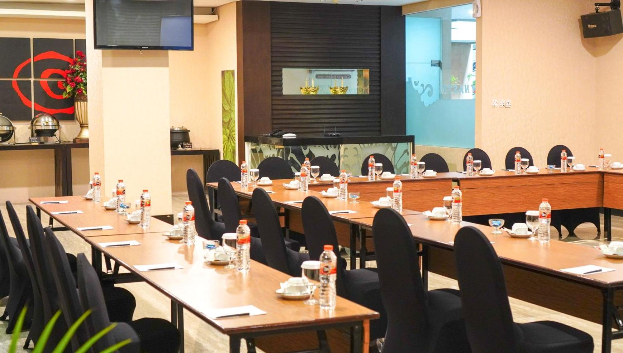 Savana Hotel & Convention Malang Exterior photo