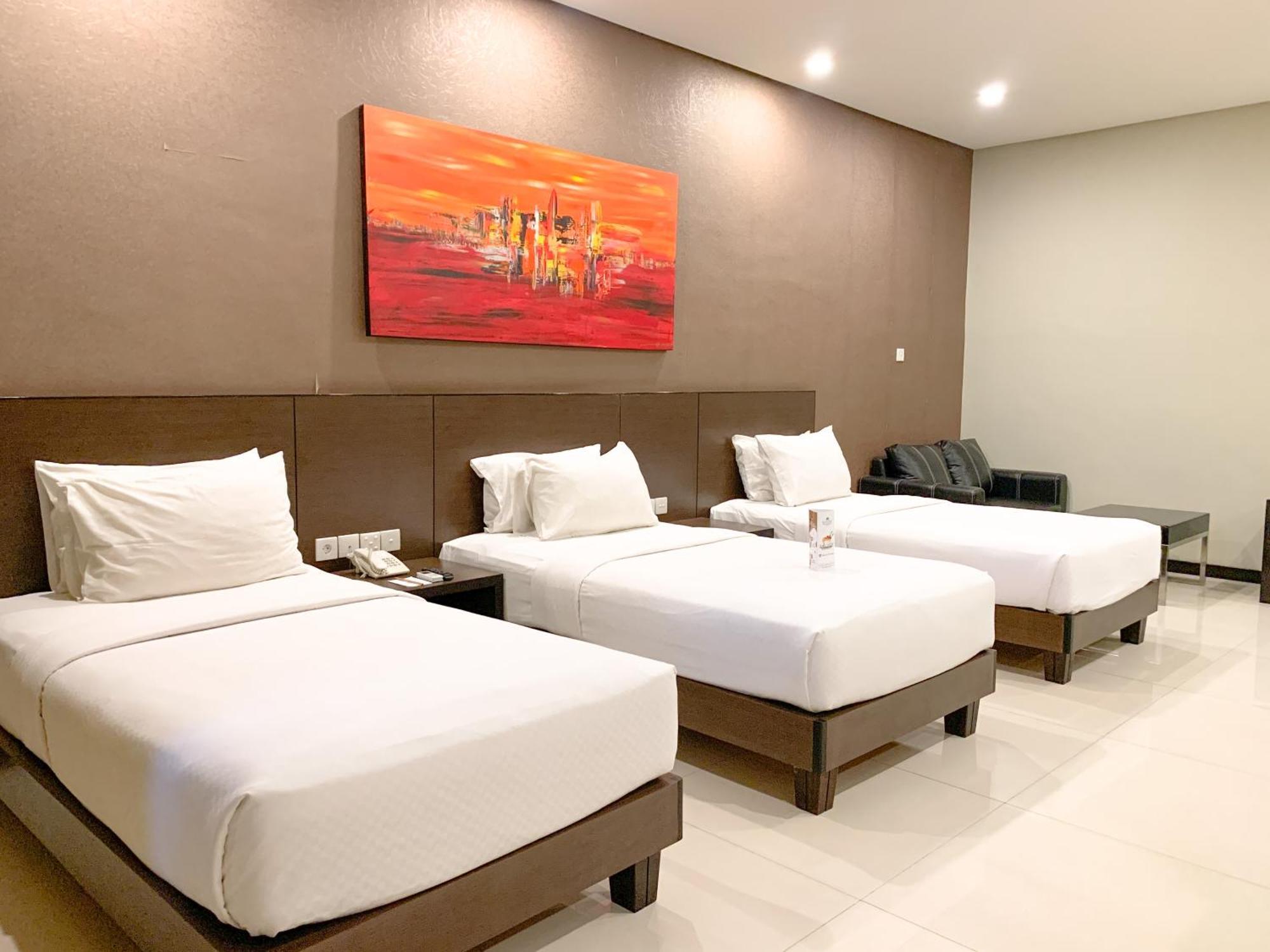 Savana Hotel & Convention Malang Exterior photo